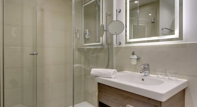 Одноместный номер Comfort с балконом GenoHotel Baunatal