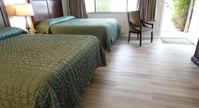 Четырёхместный номер Deluxe Skylite Motel