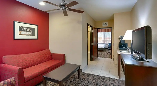 Двухместный люкс c 1 комнатой Holiday Inn & Suites Salt Lake City - Airport West by IHG