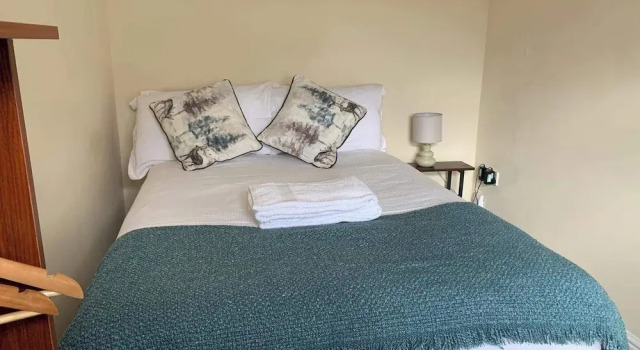 Spacious 4bed Home Near Woking Attractions&nature, 予約 バケーションホーム ウォキング Surrey
