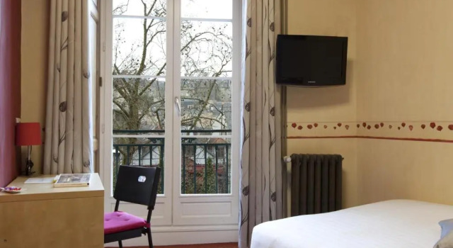 Номер Standard Logis Hôtel Duquesne