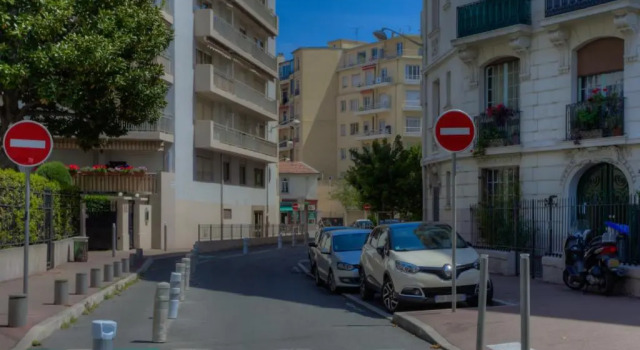 Heart of Nice cosy 1 bedroom, Забронировать Отель Ницца Приморские Альпы, рядом с Набережная Соединенных Штатов