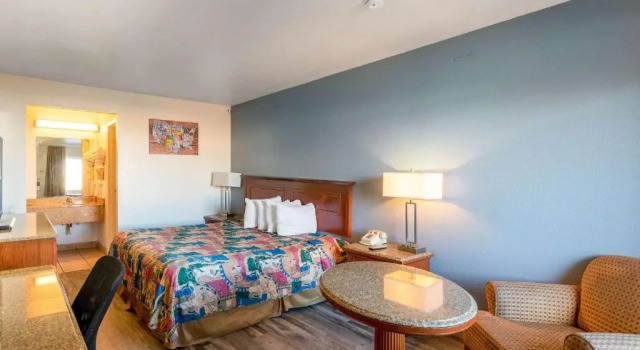 Двухместный номер Standard с видом на бассейн Econo Lodge Phoenix North I-17