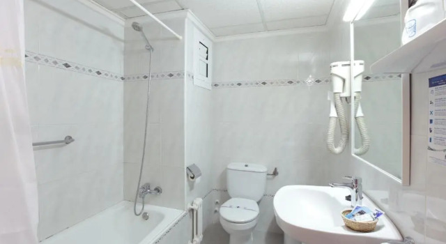 Двухместный номер Standard с видом на море Hotel Bilbaino