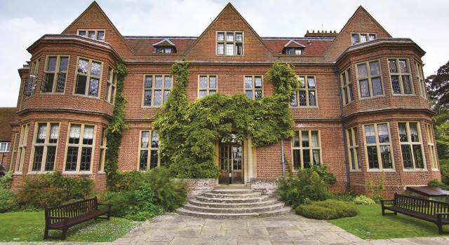 Кровать в общем номере Horwood House Hotel