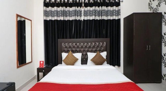 OYO 11717 Gold Star Suits, Varaa Hotelli Faridabad Haryana