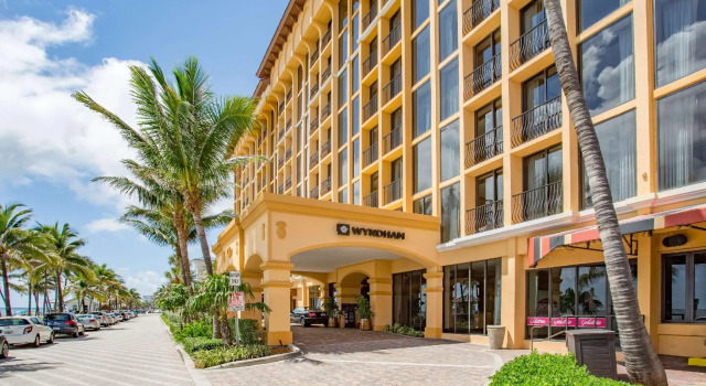 Номер Standard Wyndham Deerfield Beach Resort