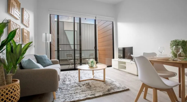 Вилла с 2 комнатами Elegant Stylish Living@mooneeponds Wifi/parking