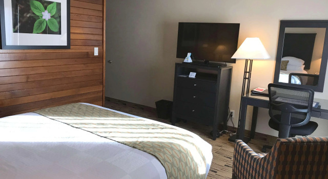 Best Western Plus Hood River Inn, Забронировать Отель Отели Худ-Ривер с парковкой, Парковка