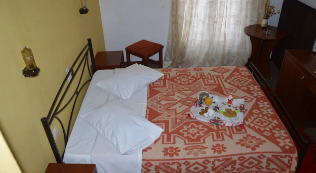 Двухместный номер Economy с балконом Hotel Hani Zisi