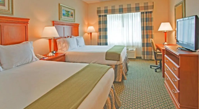 Четырёхместный номер Standard City Express By Marriott Rancho Cucamonga