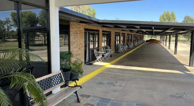 Семейный номер Standard c 1 комнатой Albert Park Motor Inn - Pool and shaded parking