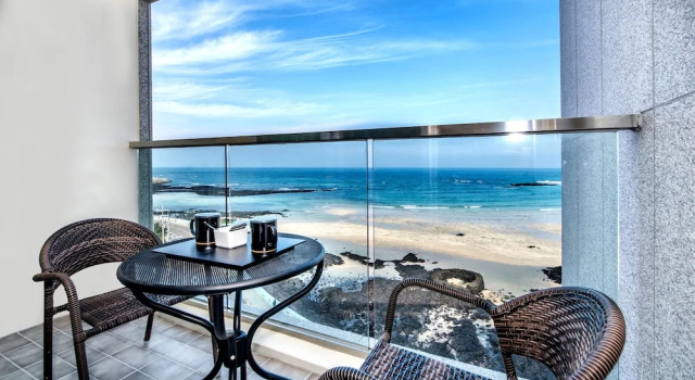 Двухместный номер Standard с видом на море Aimi Jeju Beach Hotel Hamdeok W