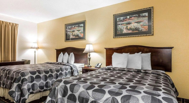 Econo Lodge Coliseum, Забронировать Мини-отель Бизнес-отели Северного Чарльстона, рядом с Конгресс-центр Чарлстона, 4* 5*