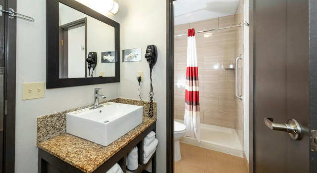 Четырёхместный номер Deluxe Red Roof Inn PLUS+ Huntsville