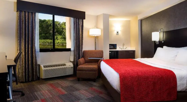 Номер Premium Holiday Inn Milwaukee Riverfront by IHG