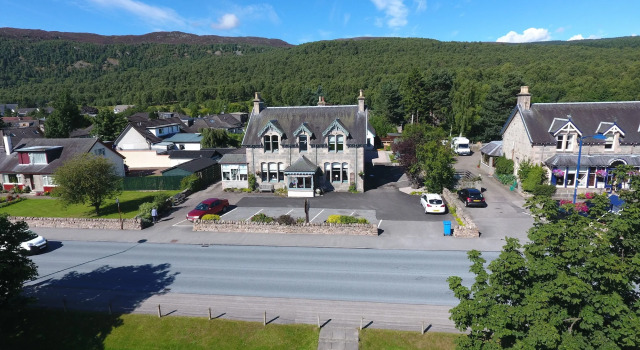 Cairngorm Guest House, Забронировать Гостевой дом Отели Авимор с парковкой, Парковка
