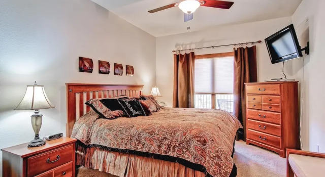Black Canyon Inn Unit F7 Deluxe, Забронировать Отель Отели Эстес-Парк с парковкой, рядом с Lake Estes 9-Hole Golf Course, Парковка