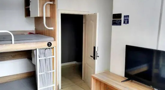 Кровать в общем номере (женский номер) Grace Inn Luozhuang Branch