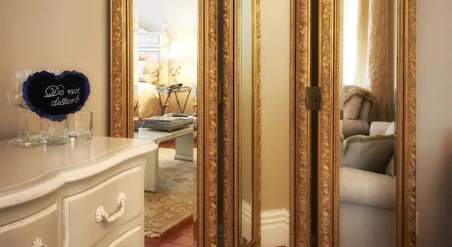 Люкс с балконом Escape To Picton Boutique Hotel