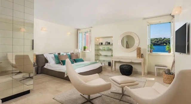Natasha's Beachfront, Забронировать Апартаменты/квартира Ровинь Rovinj Riviera, рядом с Пристань для яхт Ровиня