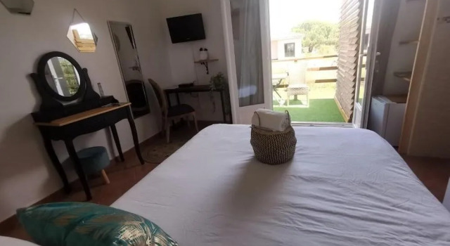 Chambres Isula Bella, Varaa Hotelli Figari 