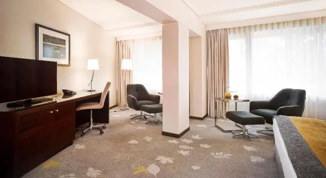 Двухместный полулюкс Crowne Plaza Bucharest by IHG