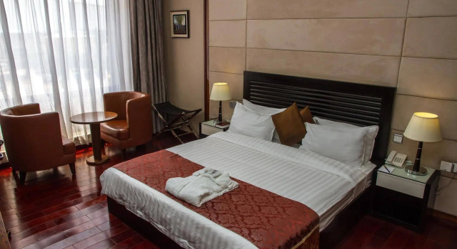 Airport Golden Tulip Hotel, Book Hotel Hotels in Lagos with a Pool, Swimming Pool