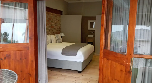 Two Fat Owls Guesthouse
