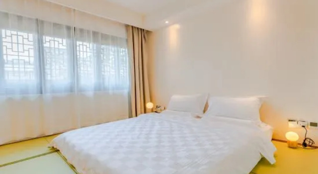 Люкс с видом на город Zhenfengxuan Holiday Courtyard