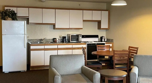 Люкс AmericInn by Wyndham Petoskey