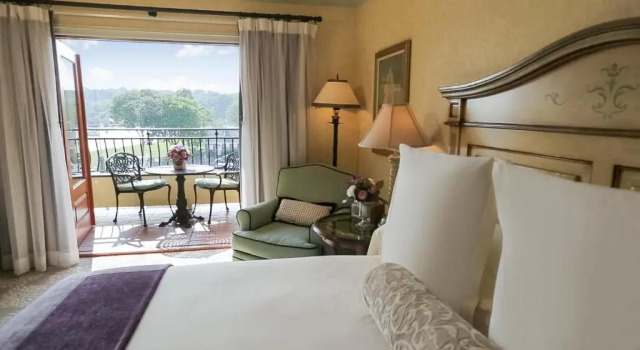 Номер Standard с балконом Delamar Greenwich Harbor