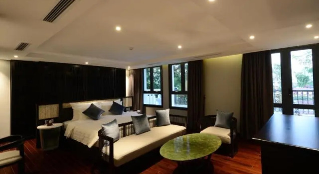 Номер Standard с балконом The Chi Boutique Hotel