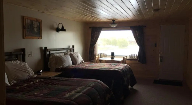 Двухместный номер Standard с балконом Pine Knoll Hotel Lakeside Lodge & Cabin