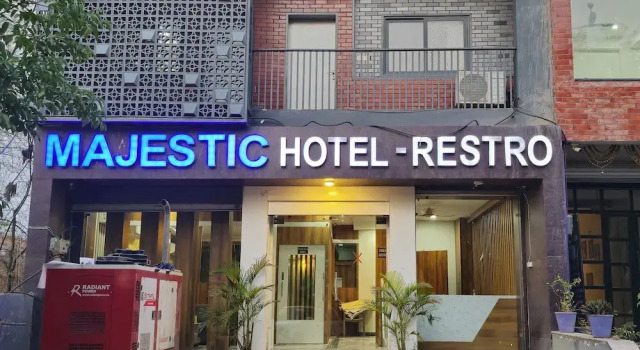 Majestic Hotel and Restro, Забронировать Отель Отели штата Раджастхана с парковкой, Парковка