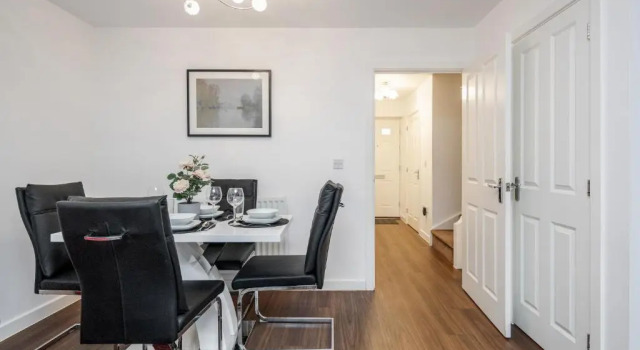 Stunning 3br House in Basildon, Rezervasyon Otel Basildon Essex