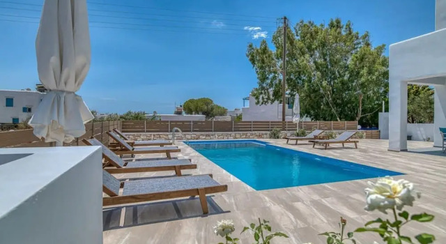 Апартаменты Seaside Splendor - Apollo s Poolside Retreat