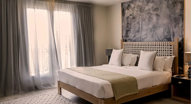 Номер Standard Пентхаус с балконом The Address Boutique Hotel