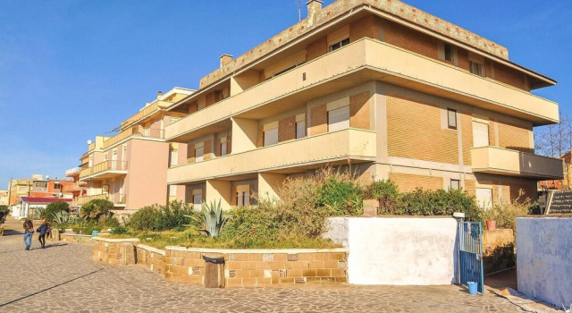 Stunning Apartment in Torvaianica With Internet and 1 Bedrooms, Prenota Appartamento Hotel a Lazio con parcheggio, Parcheggio