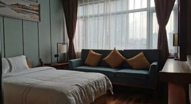 Suite Zhenyue Hotel