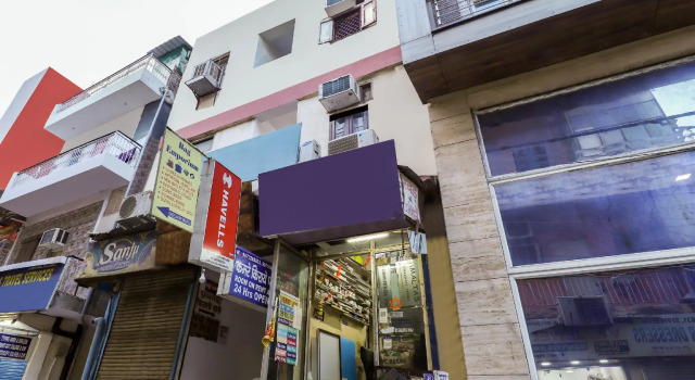 OYO Flagship 74558 Mishra Guest House