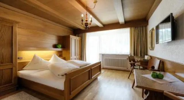 Pension Garni Gemse, Book Hotel Zams Inntal