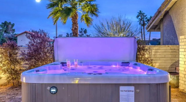 Семейный номер Standard Nuevo Vegas Pool Experience Wet Deck Hot Tub Bar BBQ