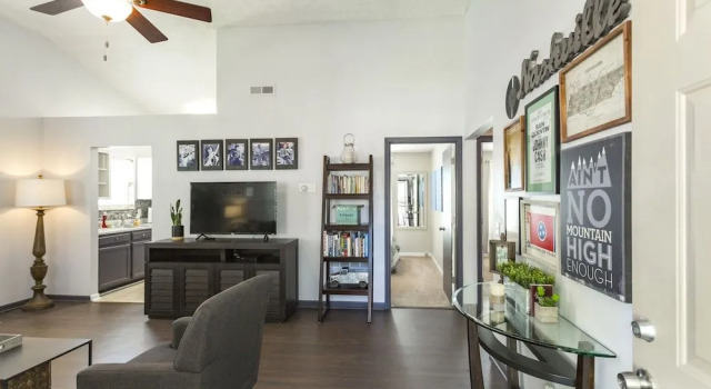 Fun Buena Vista Heights Home Close to Downtown, Prenota Hotel Nashville Tennessee