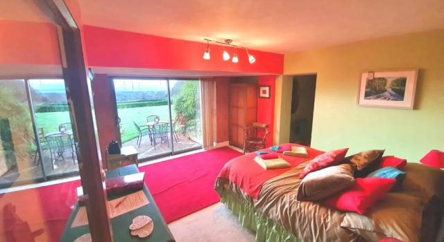 Seven Acre Corner B&B, Book Bed and Breakfast Exmouth 