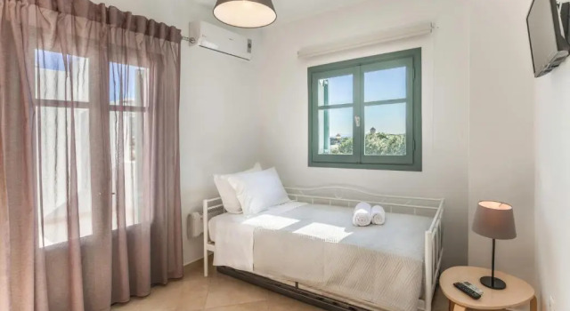 Avrofilito Syros Houses, Забронировать Отель Отели Эрмуполиса с парковкой, рядом с Музей промышленности Эрмуполи, Парковка