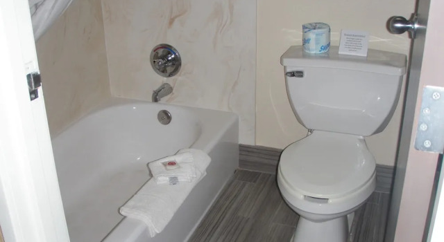 Четырёхместный люкс с балконом Comfort Inn Flagstaff Lucky Lane I-40