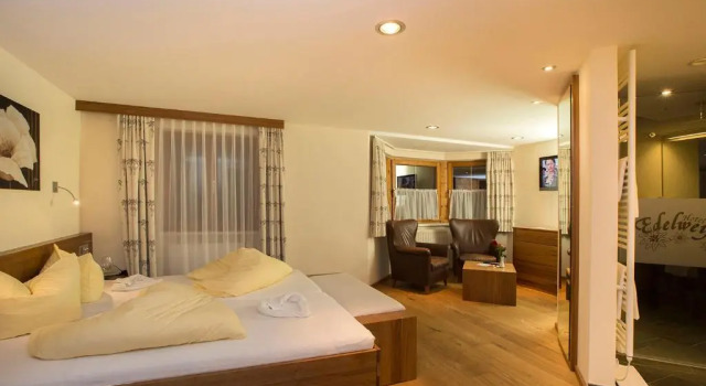 Номер Deluxe Hotel Edelweiss