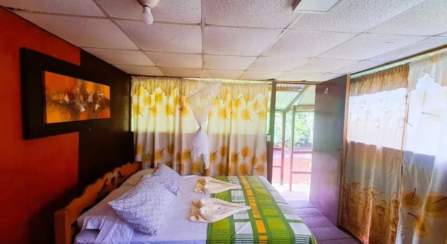 Двухместный номер Standard с балконом и с видом на реку Jacamar Lodge Expeditions