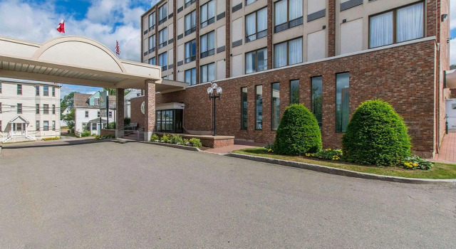 Quality Inn & Suites Downtown Charlottetown, Boek Hotel Hotels in Prins Edwardeiland met zwembad, Zwembad